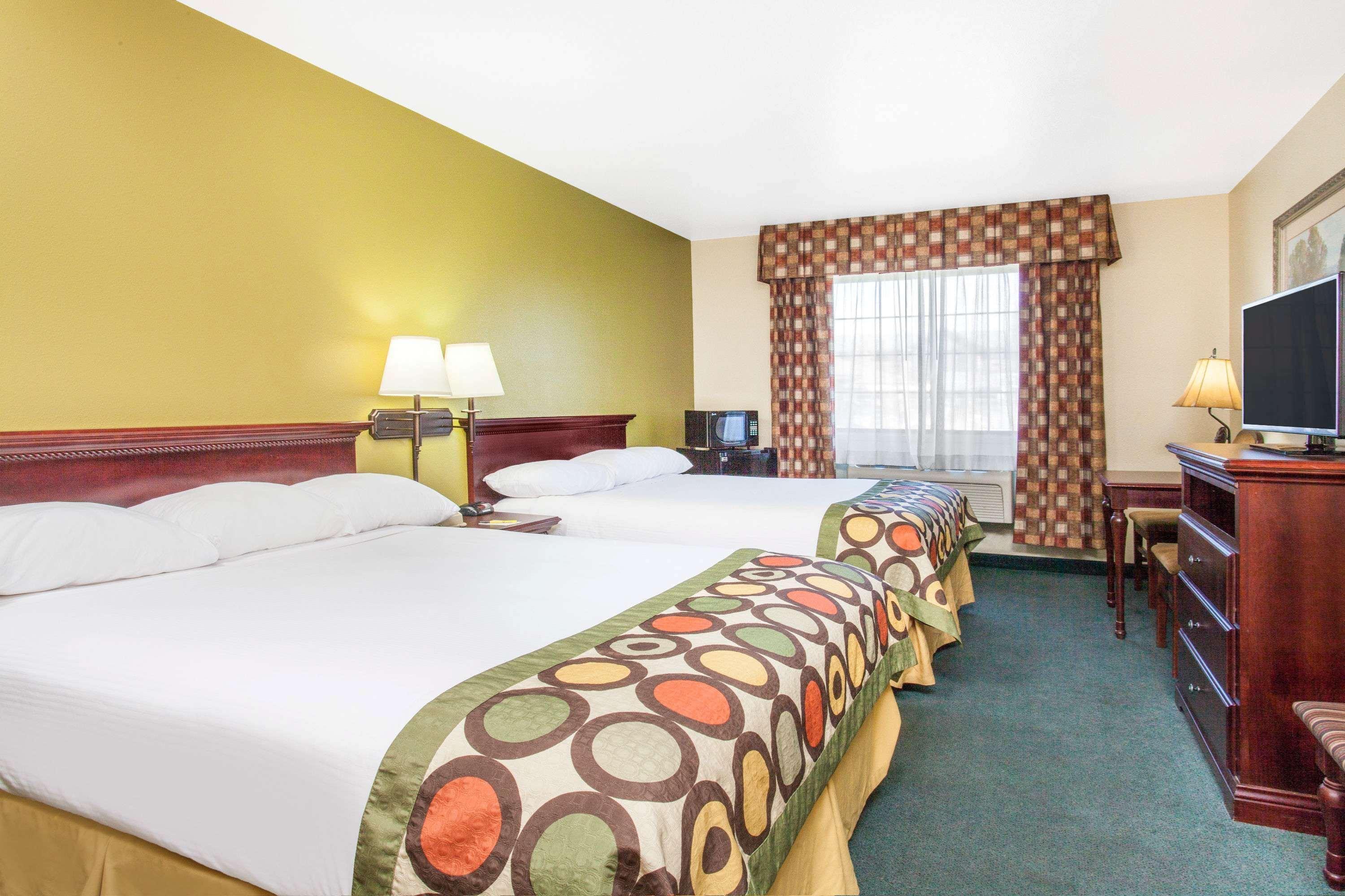 Super 8 By Wyndham Mccall Ngoại thất bức ảnh